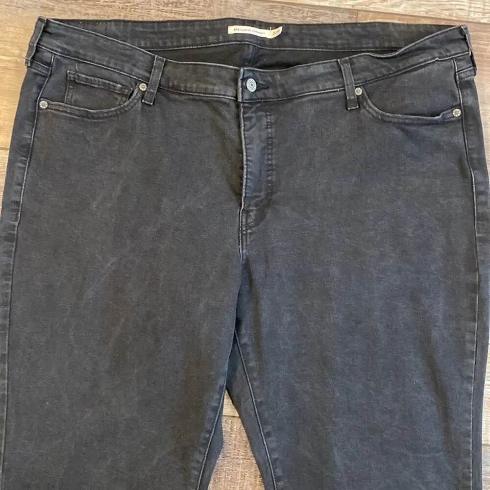 LEVI'S Black 414 Classic Straight Leg Jeans Size 22W